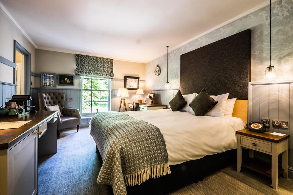 The Windmill On The Common Hotel London Kültér fotó