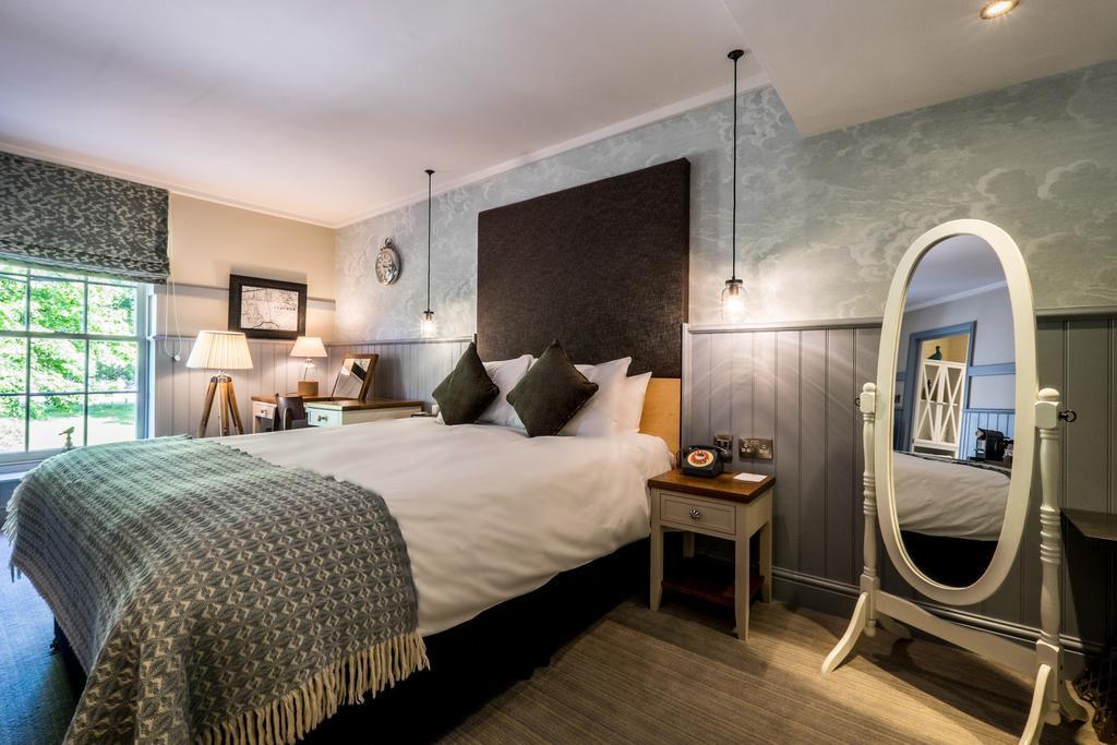 The Windmill On The Common Hotel London Kültér fotó