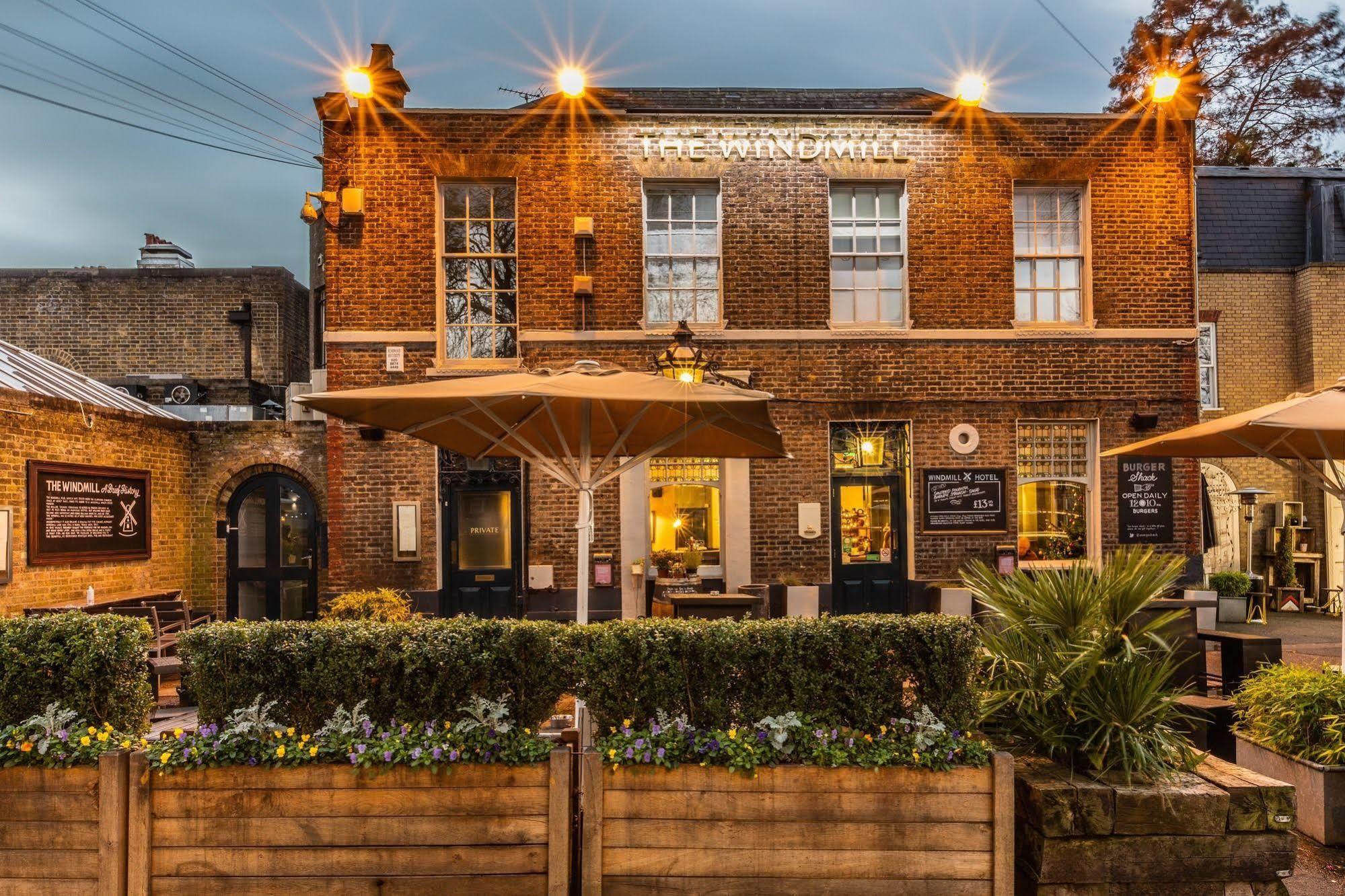 The Windmill On The Common Hotel London Kültér fotó