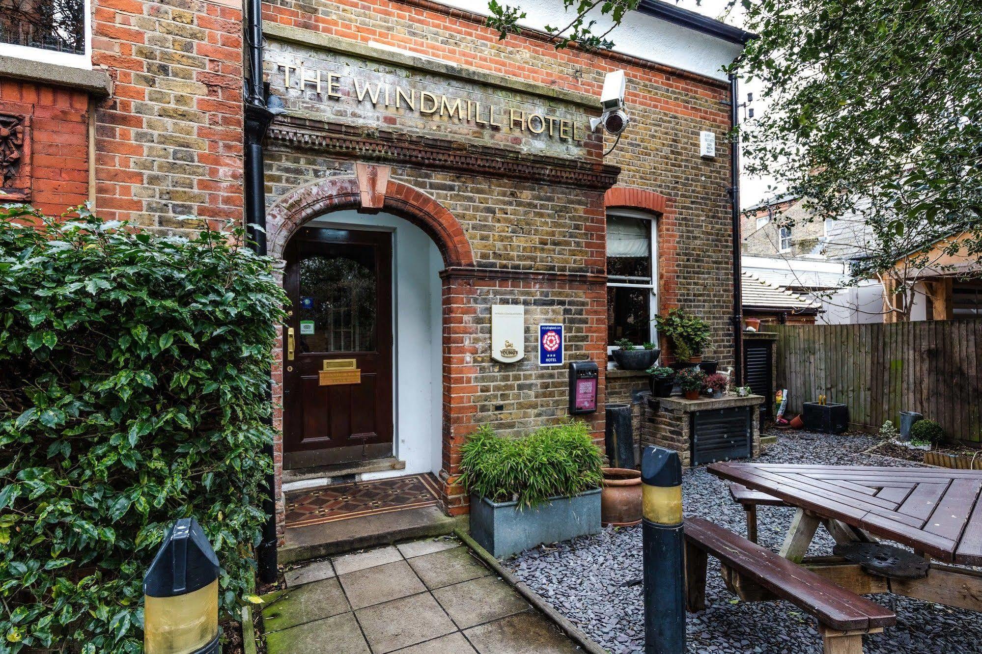 The Windmill On The Common Hotel London Kültér fotó